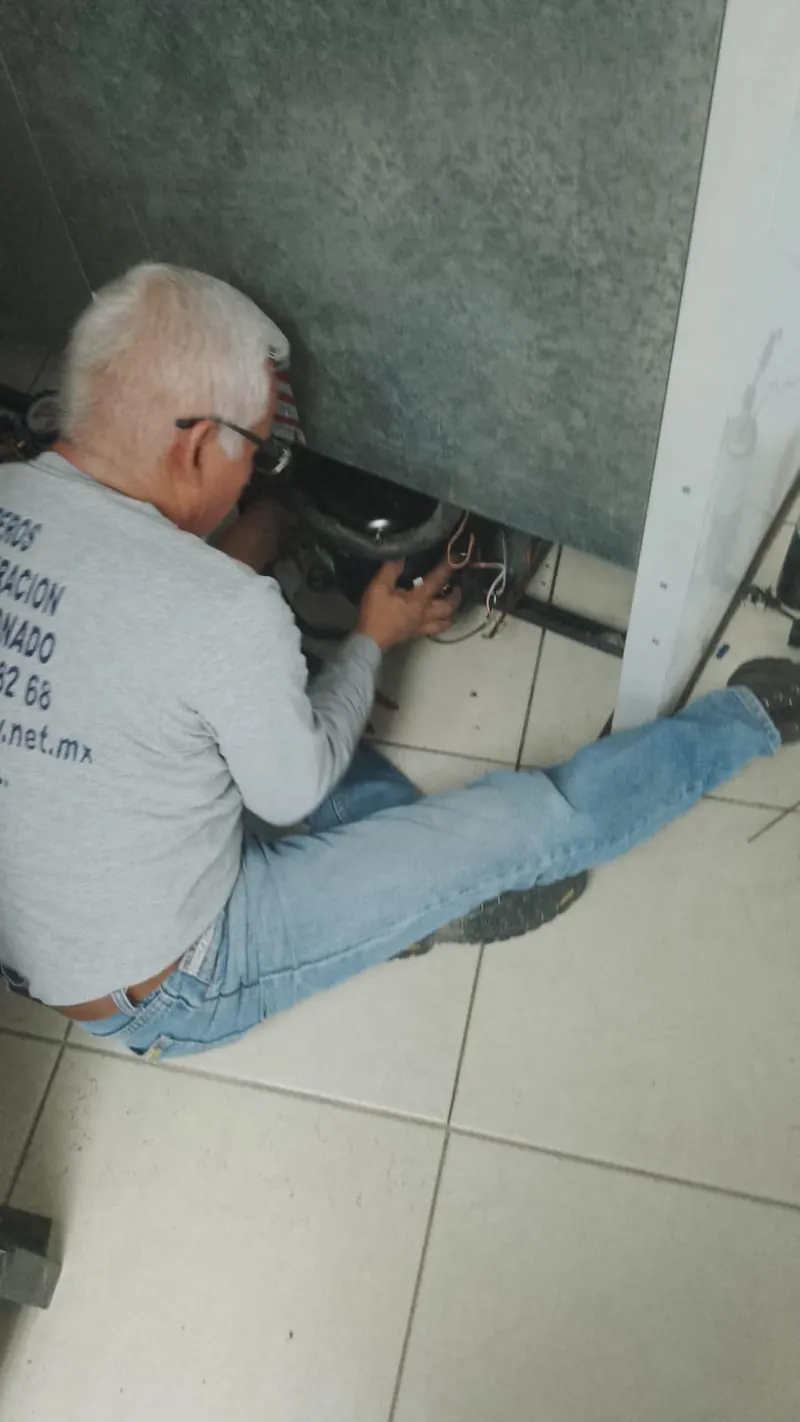Limpieza de serpentín de refrigeración — MR Refrigeración en Guadalajara