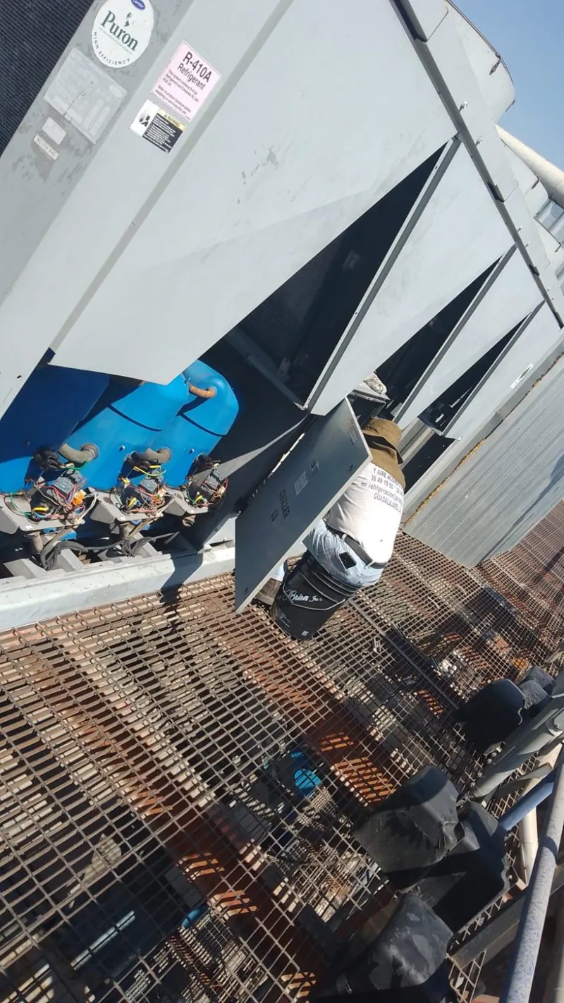 Mantenimiento de componentes en instalación industrial — MR Refrigeración en Guadalajara
