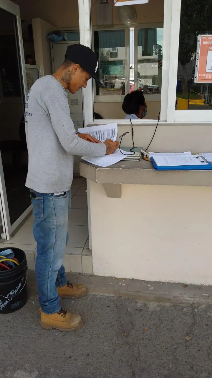 Preparación de material de servicio en mostrador — MR Refrigeración en Guadalajara