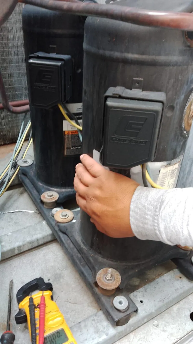Revisión de compresor de refrigeración — MR Refrigeración en Guadalajara