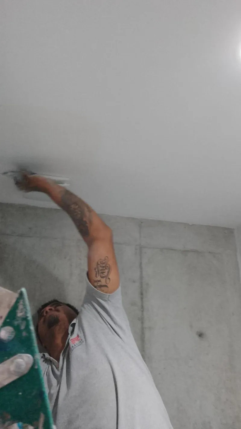 Revisión de instalación en techo interior para cámaras de refrigeración en Guadalajara