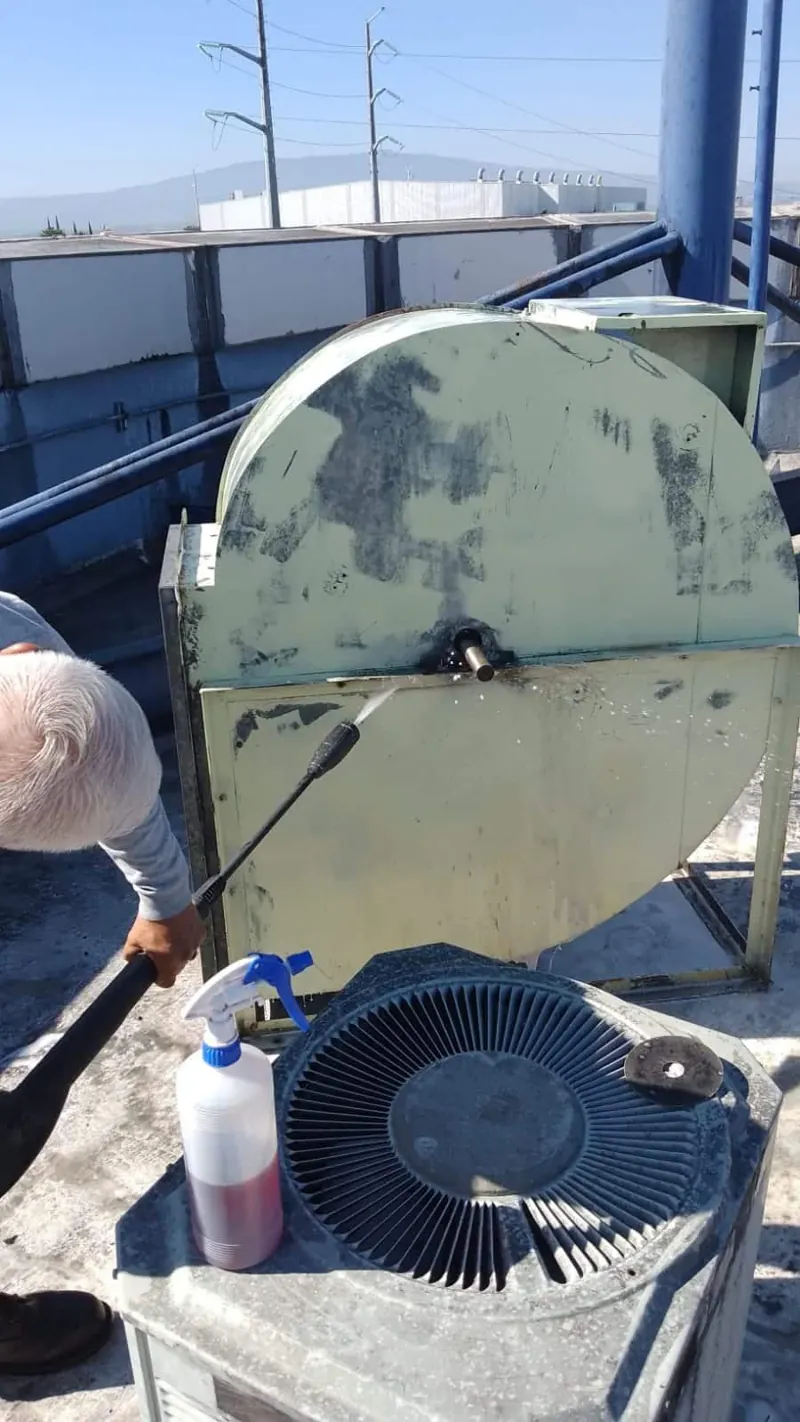 Revisión de ventilador y carcasa circular — MR Refrigeración en Guadalajara