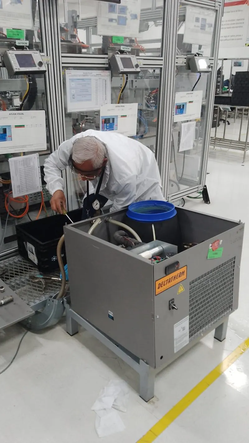 Servicio a compresor y gabinete de equipo comercial — MR Refrigeración en Guadalajara