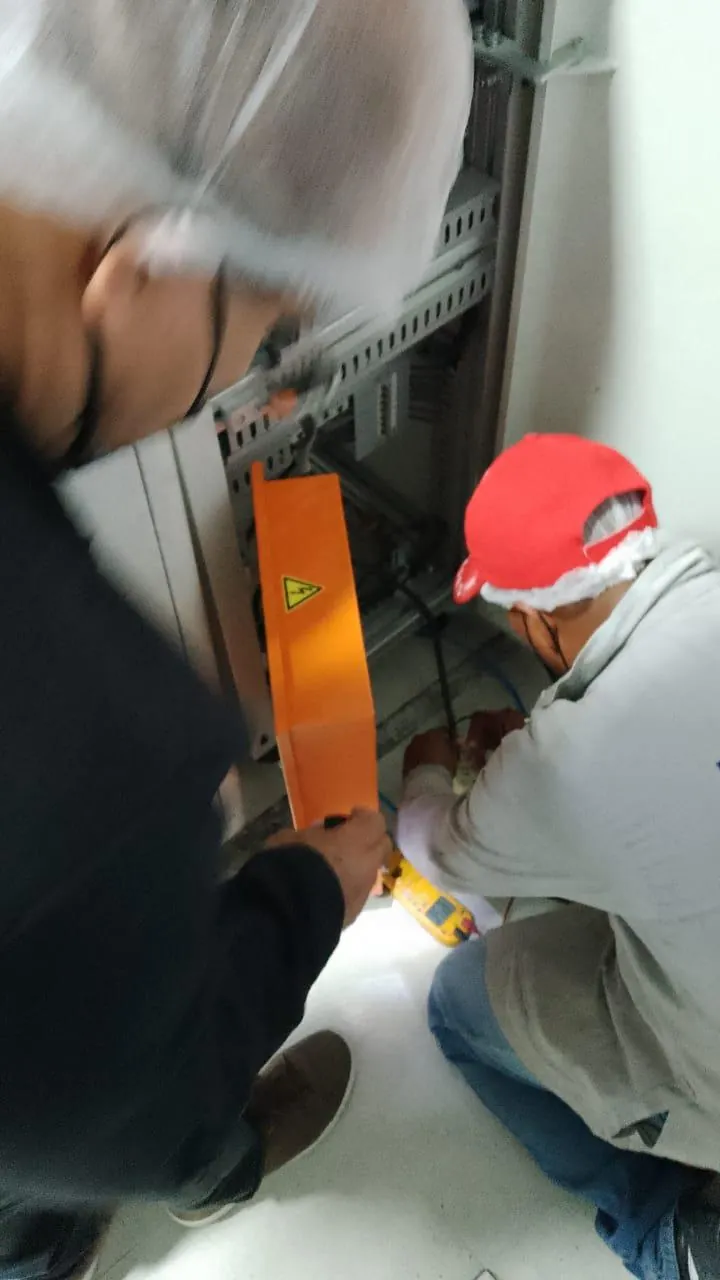 Servicio a conexiones de unidad condensadora — MR Refrigeración en Guadalajara