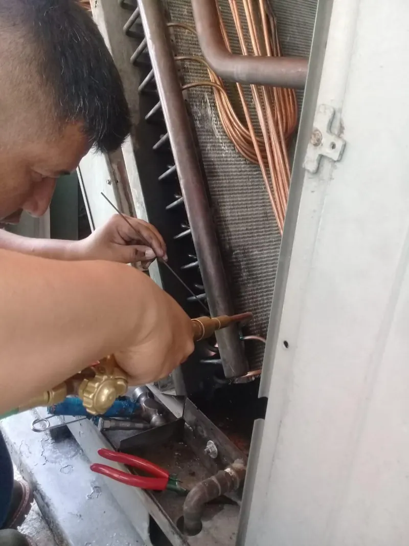 Servicio a tuberías de cobre del sistema frigorífico — MR Refrigeración en Guadalajara