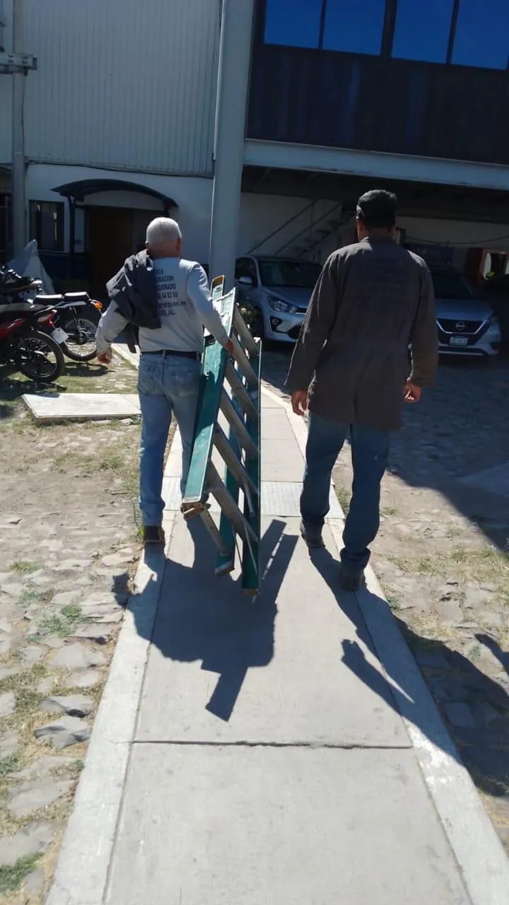 Servicio a unidad condensadora sobre cubierta — MR Refrigeración en Guadalajara