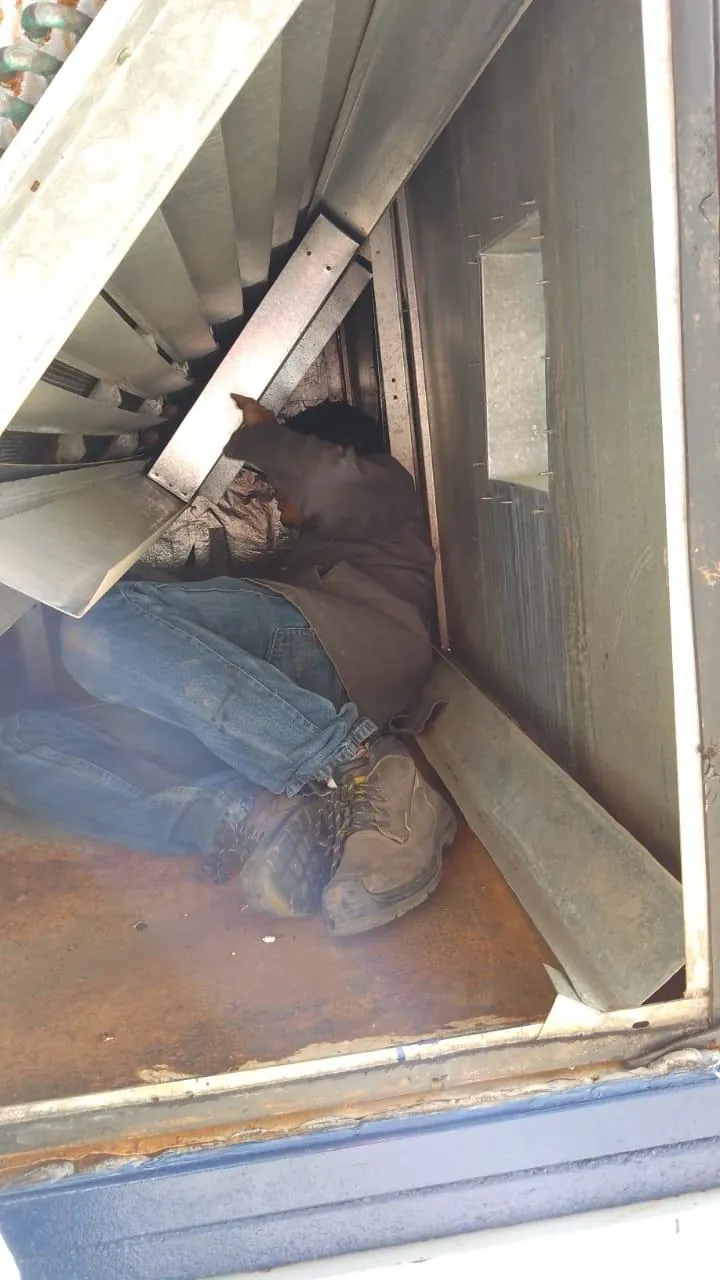 Servicio en interior de conducto metálico — MR Refrigeración en Guadalajara