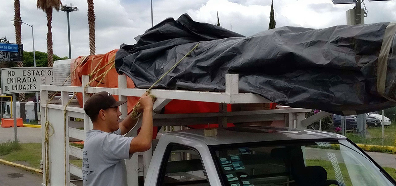 Equipo y vehículo de servicio de MR Refrigeración — MR Refrigeración en Guadalajara
